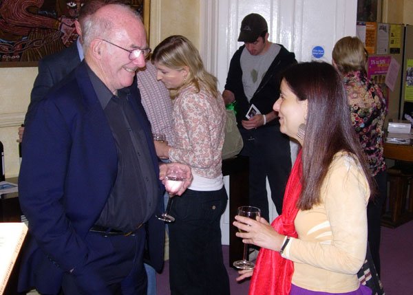 Clive James talking with Maria Cristina Fumagalli at the Launch.